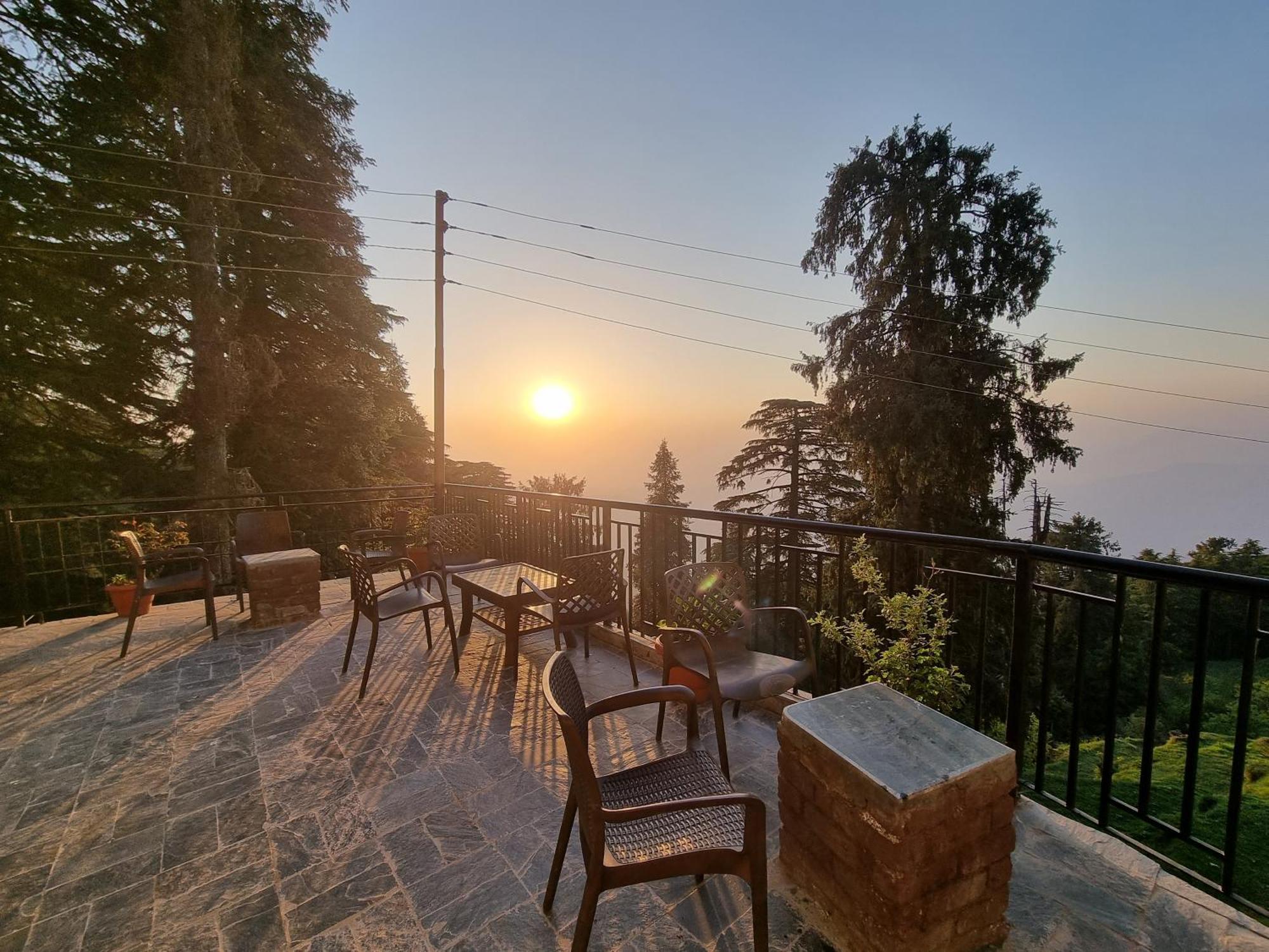 Forest Vibes Kalatop-Rooms And Restaurant دالهوزي المظهر الخارجي الصورة